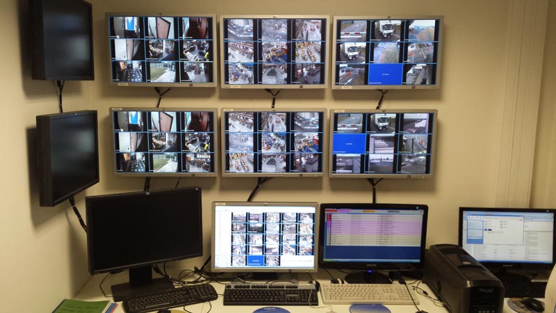salle écran pc vidéosurveillance supervision